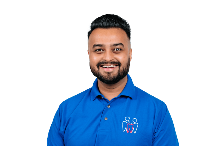 Muhammad Khan, Behandlungsassistenz in der Zahnarztpraxis in Langfort